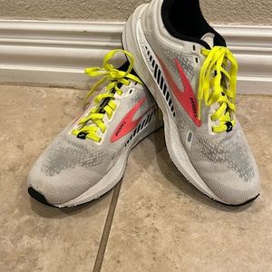 Brooks Launch GTS size 6.5